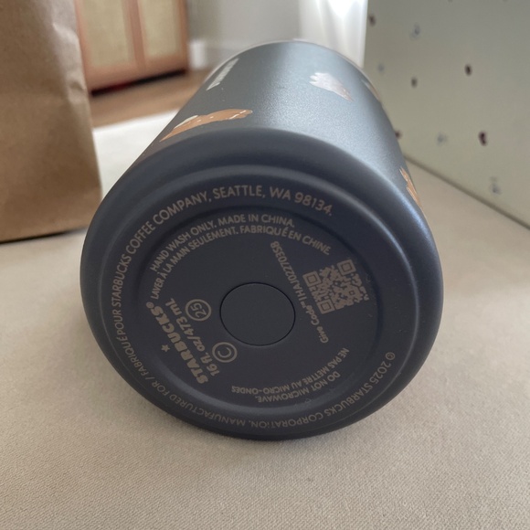 Starbucks 2025 hello kitty gingerbread mug and bearista keychain - Picture 9 of 11